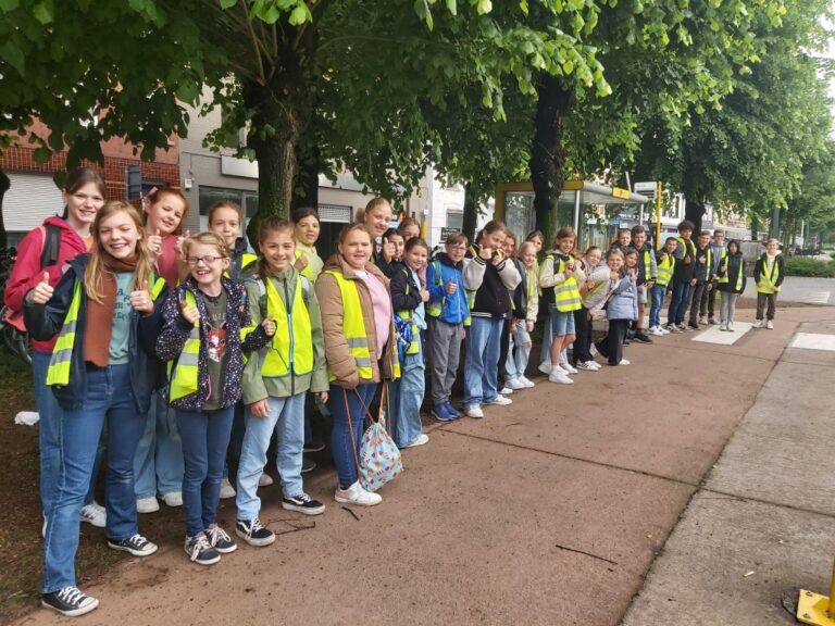 Studiereis Gent: kinderrechtenwandeling en De Tuin van Kina