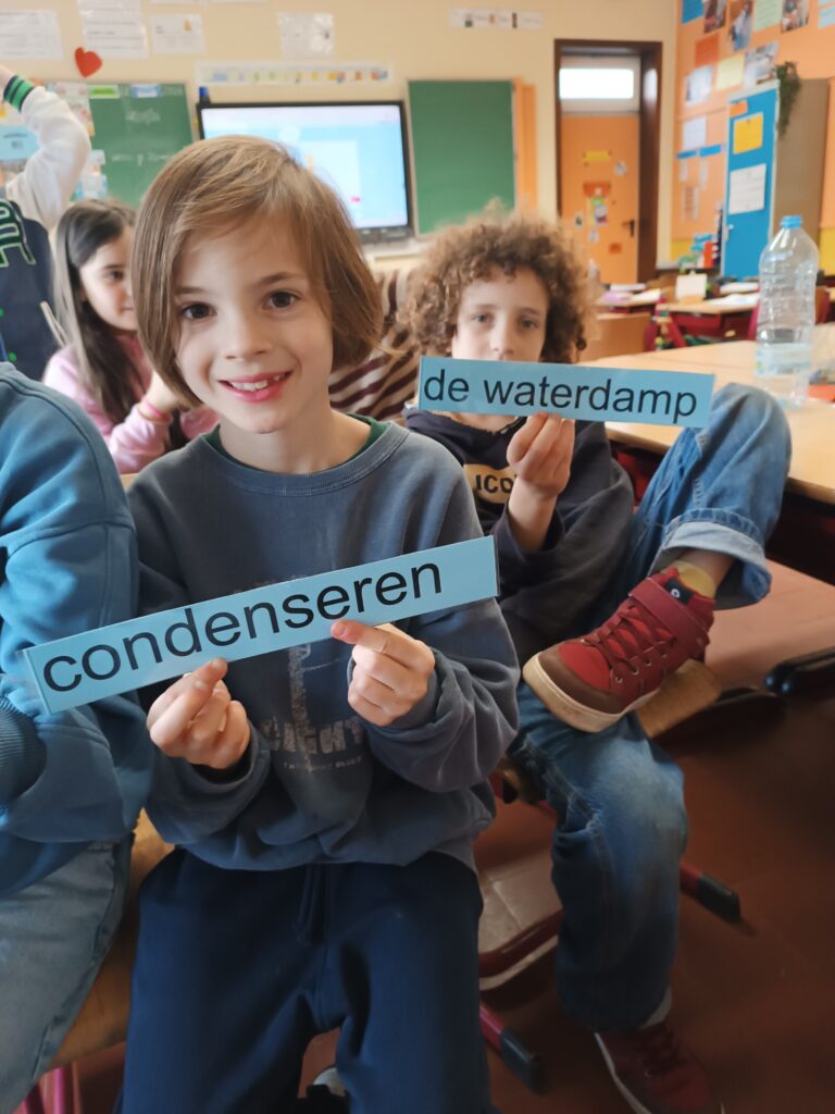 We werken rond het thema ‘Na regen komt zonneschijn.’