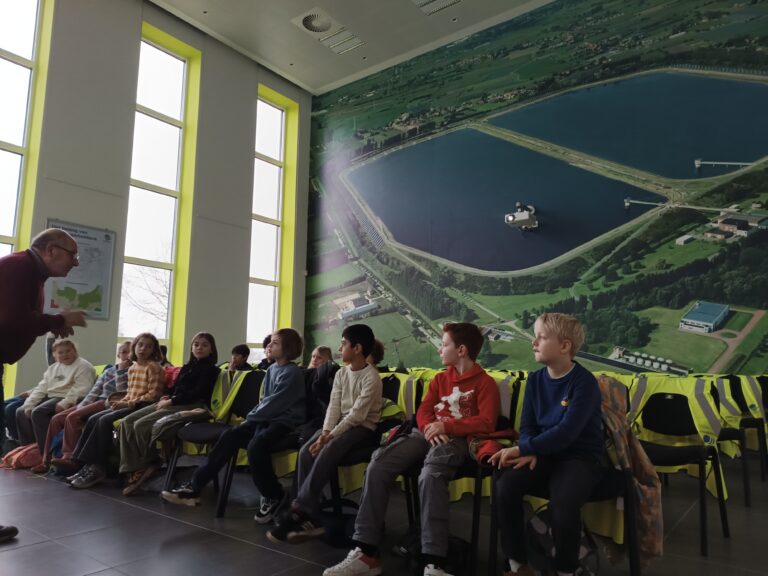 Op bezoek bij het spaarbekken in Kluizen.