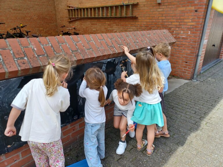 De zon schijnt: we gaan naar buiten! ☀️