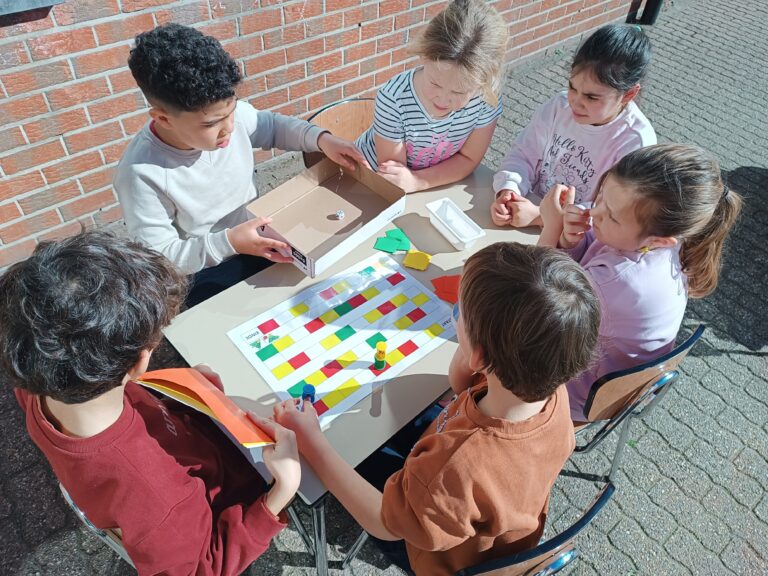 Fruitsaté maken en spel spelen rond gezonde voeding. (Samen met 1B)