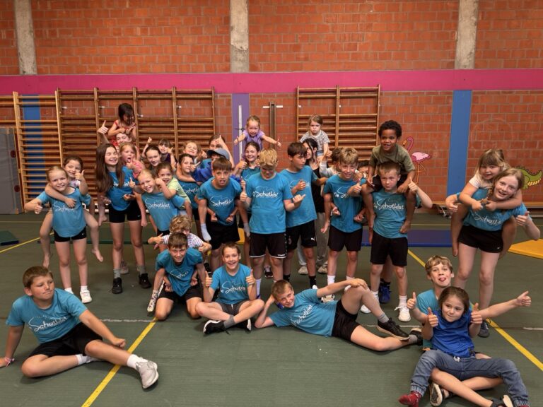 Gymles 3de kleuterklas met het 6de leerjaar